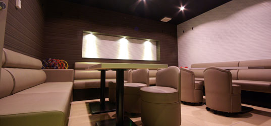 Beeカラボーカルスクール 新宿歌舞伎町一番街店